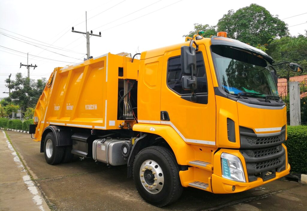 YUCHAI M3รถบรรทุกขยะแบบอัดท้าย